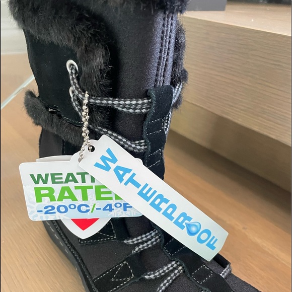 Raquel Short Lace Up Winter Boot in Black *Brand New In Box* - Picture 8 of 9